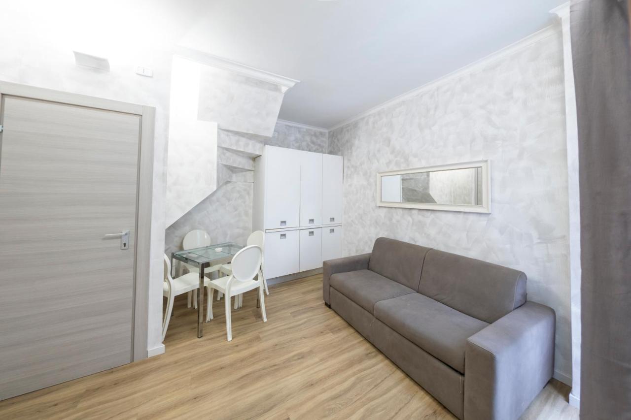 Home Holiday Rome - 2° Floor ภายนอก รูปภาพ