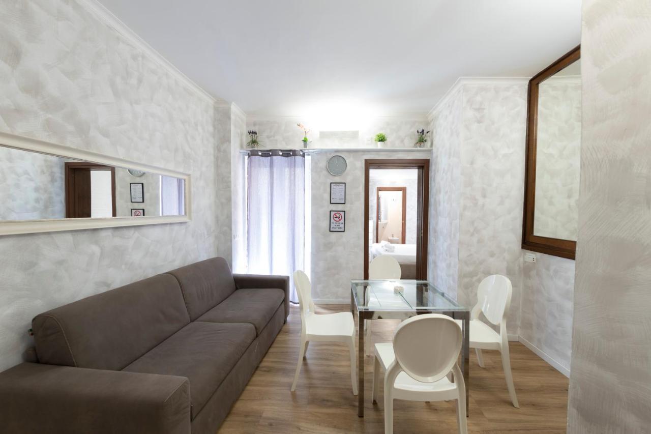 Home Holiday Rome - 2° Floor ภายนอก รูปภาพ