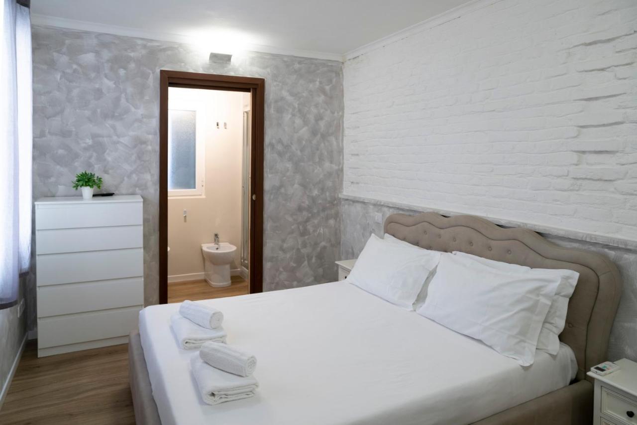 Home Holiday Rome - 2° Floor ภายนอก รูปภาพ